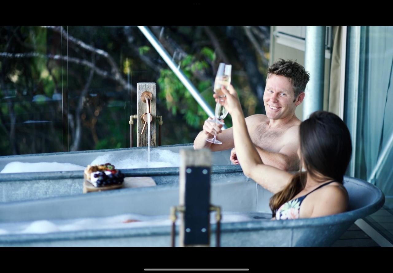 Drift Off Grid Luxury Eco Glamping Hotel Tarakohe Ngoại thất bức ảnh